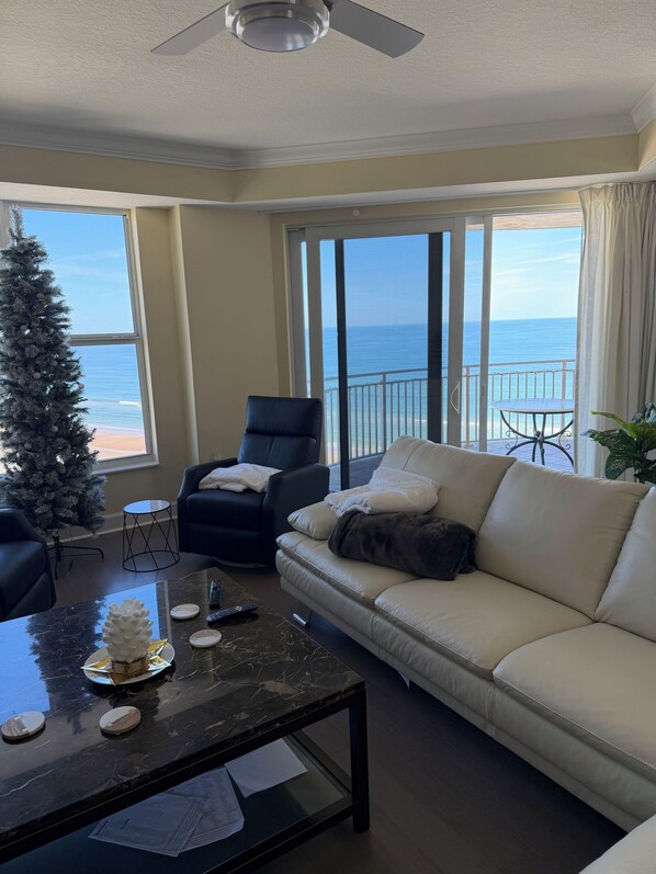 TV - Oceanfront Escape Beach Pool Resort (Daytona Beach Shores)