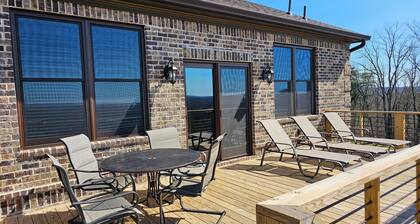 Cozy Apartment in Tranquil Talking Rock. New Listing!