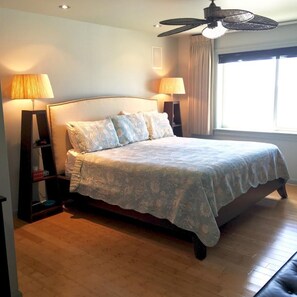 2 bedrooms, iron/ironing board, free WiFi, bed sheets - Beach Front Condo with lovely sunset view (Sarasota)