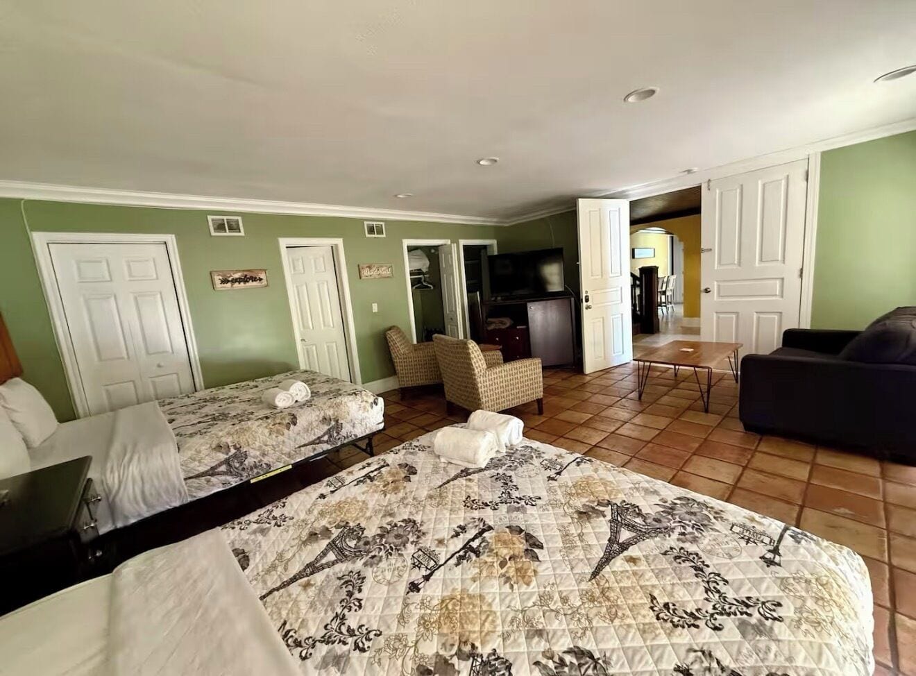 Strykejern/-brett, wi-fi og sengetøy