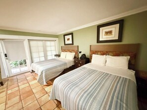 Iron/ironing board, WiFi, bed sheets - Quaint bed & breakfast in sunny Tampa with pool (Tampa)