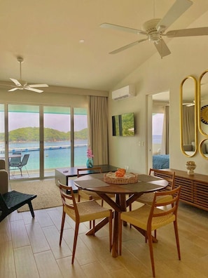 Dining - Stunning Beachfront Property (Crucecita)