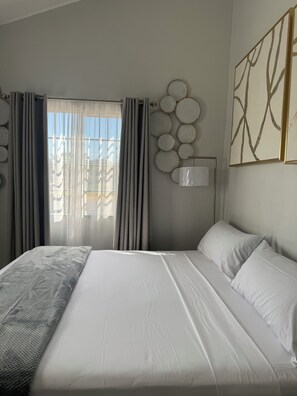2 bedrooms, iron/ironing board, WiFi, bed sheets - Luxury Oasis of Phoenix Park Village 1 (Portmore)