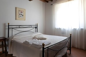 1 室のベッドルーム、WiFi、ベッドシーツ