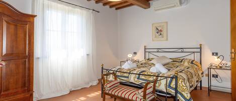 1 室のベッドルーム、WiFi、ベッドシーツ