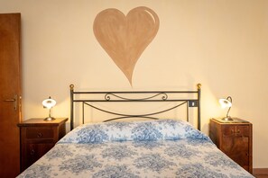 1 bedroom, WiFi, bed sheets - Holiday Home 'The Ancient Valley - Selvans' with Shared Pool, Garden, Wi-Fi (Palaia)