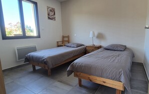 3 dormitorios, tabla de planchar con plancha, wifi y ropa de cama