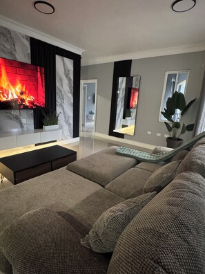 Living area - Luxury Oasis of Tonis Estate 204 (Mandeville)