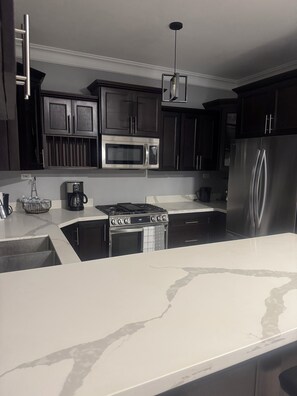 Private kitchen - Luxury Oasis of Tonis Estate 204 (Mandeville)