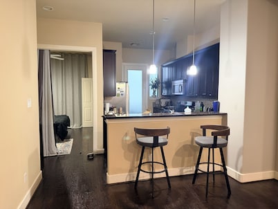 Private Room + Kitchen Access Near Downtown Houston