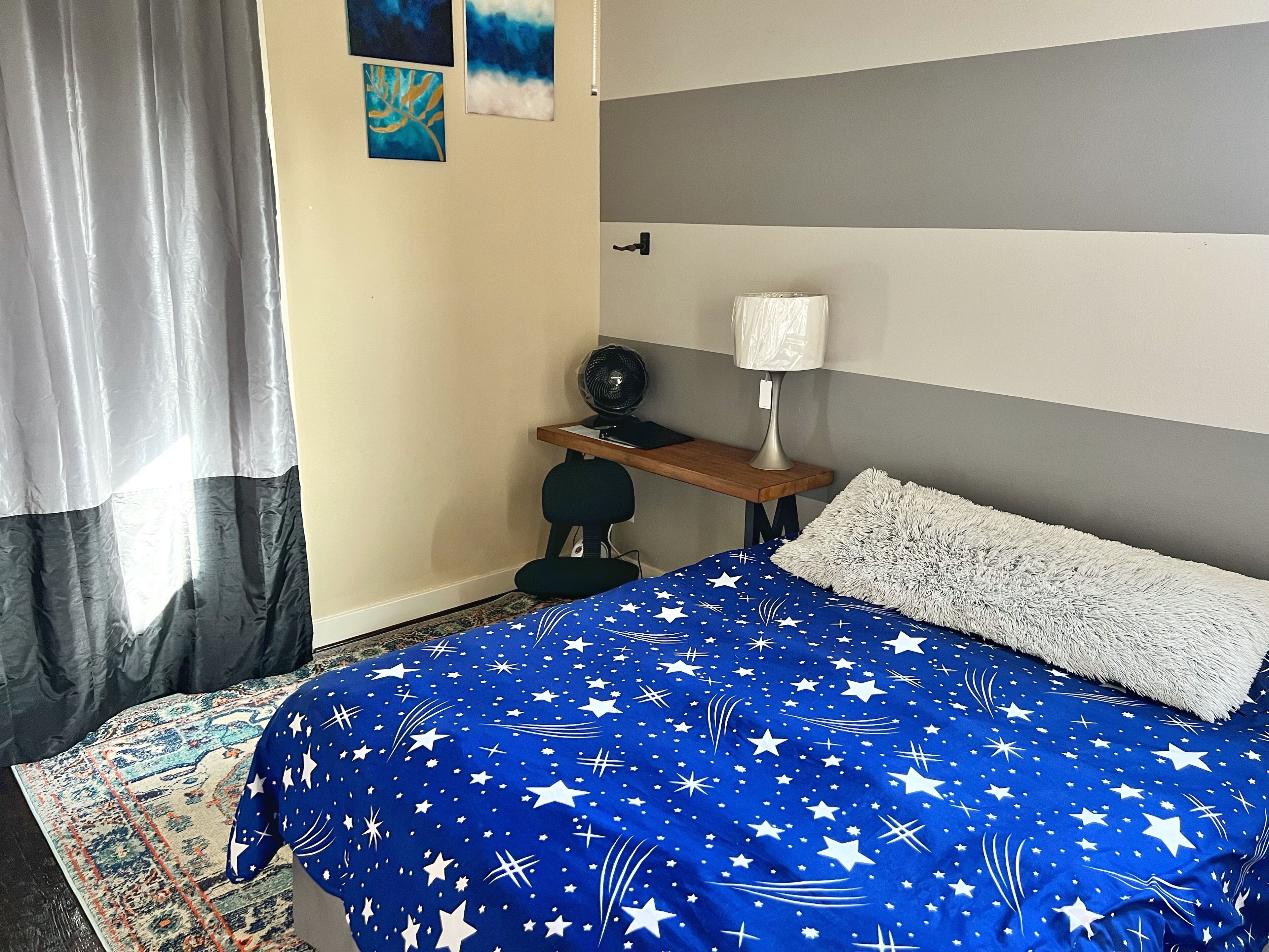 1 habitación, escritorio, tabla de planchar con plancha y wifi gratis 