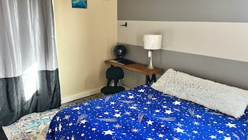 1 habitación, escritorio, tabla de planchar con plancha y wifi gratis