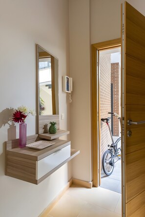 Interior - Central Apartment in Seville with Wi-Fi, Air Conditioning, and Optional Parking (Sevilla)