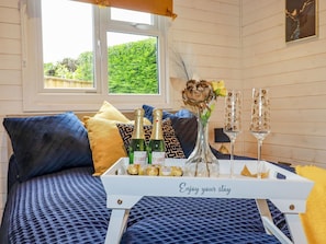 1 bedroom, individually decorated, individually furnished, free WiFi