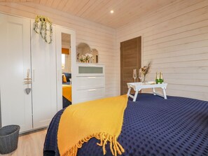 1 bedroom, individually decorated, individually furnished, free WiFi - St. Chad's Lodge (Bodmin)