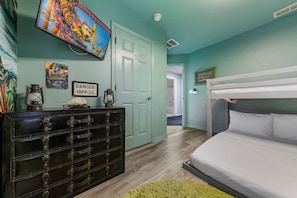 Bedroom 4 Single and full bedroom safari vibes meet sweet sleep - Themed rooms • Pvt pool • BBQ • Near Disney (Kissimmee)
