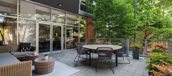 Modern Studio Suite in Yaletown w/ Access to Pool