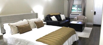 Cozy Studio condo, newly renovated at Shanty Creek.