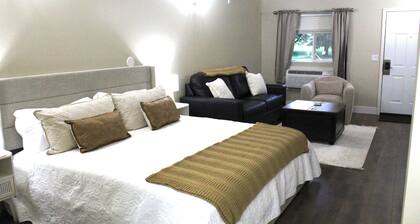 Cozy Studio condo, newly renovated at Shanty Creek.