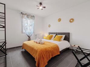 2 bedrooms, iron/ironing board, WiFi, bed sheets - Appartement calme et lumineux, terrasse et P privé (Balma)