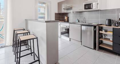 Appartement calme et lumineux, terrasse et P privé