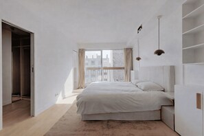 1 bedroom, bed sheets - Cocoon with Eiffel Tower view (Paris)