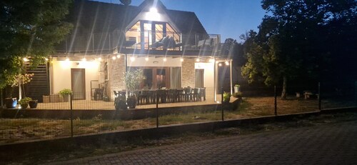 Vadvirág Villa Soltvadkert. Vízparti panoráma. Háziállatbarát