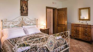 5 chambres, fer et planche Ă repasser, Wi-Fi, draps fournis