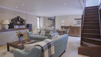 Tv, pejs, stereoanlæg