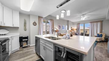 Condo, Multiple Beds (The Dunes 100) | Private kitchen