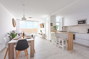 Dining - Villa Mandarina by Escape Home (Tías)