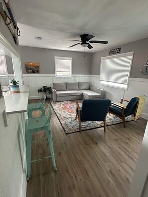 Smart TV - Fisherman’s Getaway-Walk To Marinas- Boat Parking (Steinhatchee)