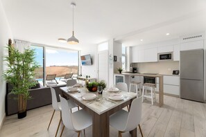 Fridge, microwave, oven, dishwasher - Villa Pitaya by Escape Home (Tías)