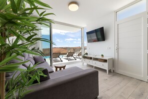 TV - Villa Pitaya by Escape Home (Tías)
