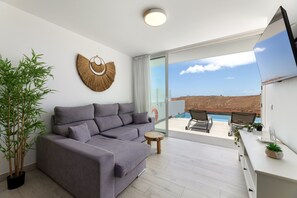 TV - Villa Pitaya by Escape Home (Tías)