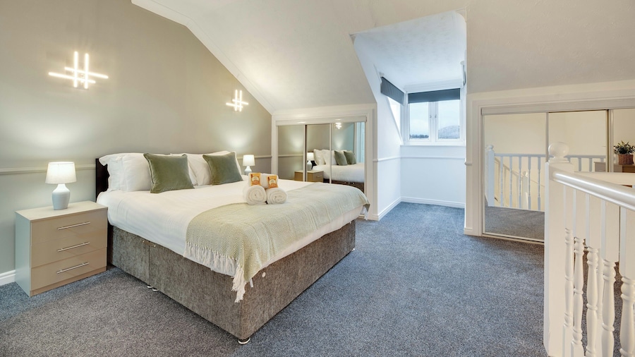 Watch Tower Apartment by Week2Week