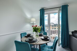 舒適公寓, 城市景 | 用餐區