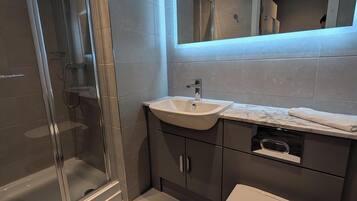 Studio, Non Smoking | Bathroom