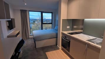 Studio, Non Smoking | Blackout curtains, free WiFi