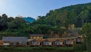 ดีลักซ์วิลล่า, ระเบียง, วิวภูเขา | บริเวณภายนอก