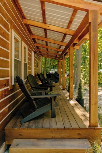 Secluded Cabin w/ Beach Access + Fire Pit