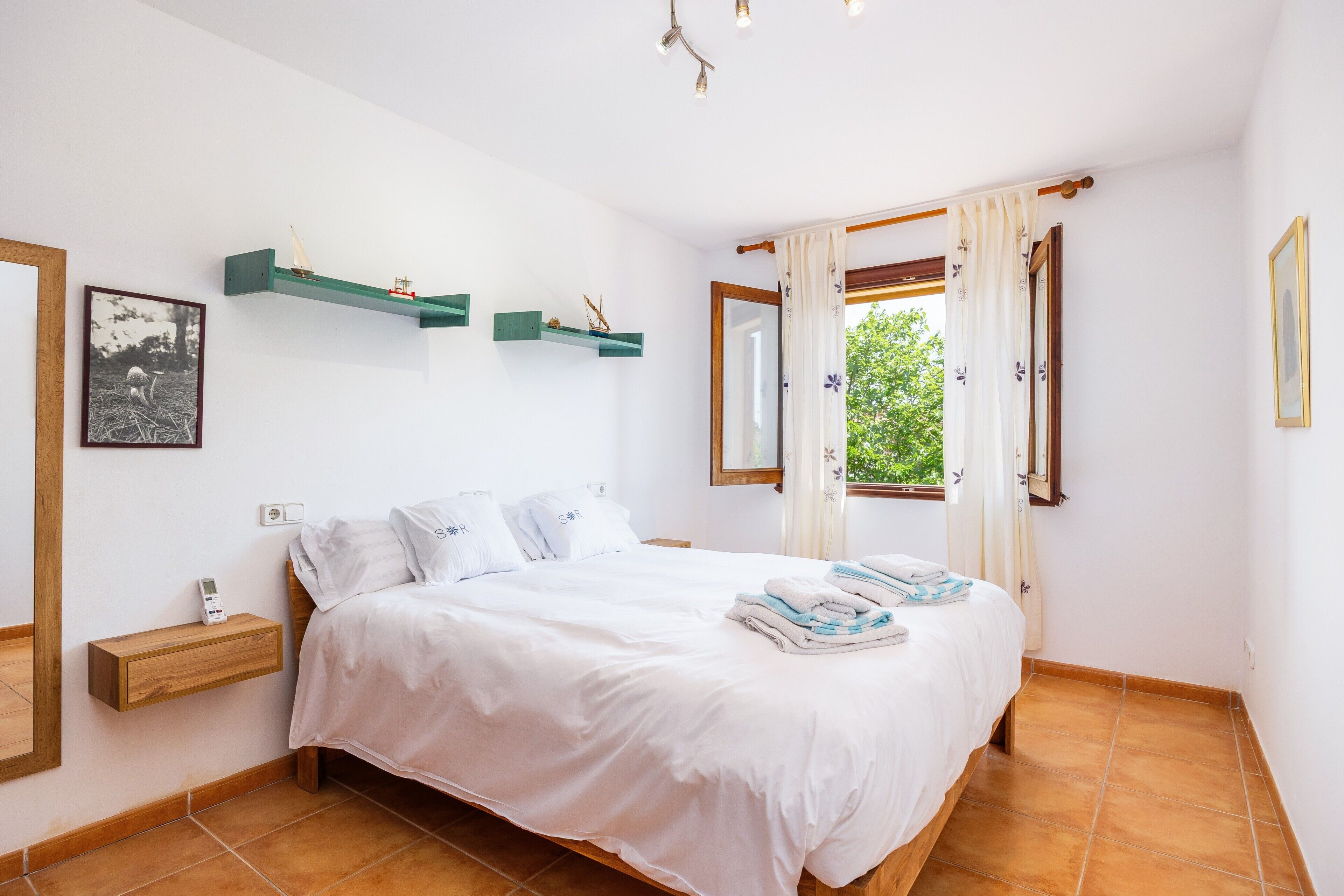 Ferros/tábuas de passar roupa, Wi-Fi, roupa de cama