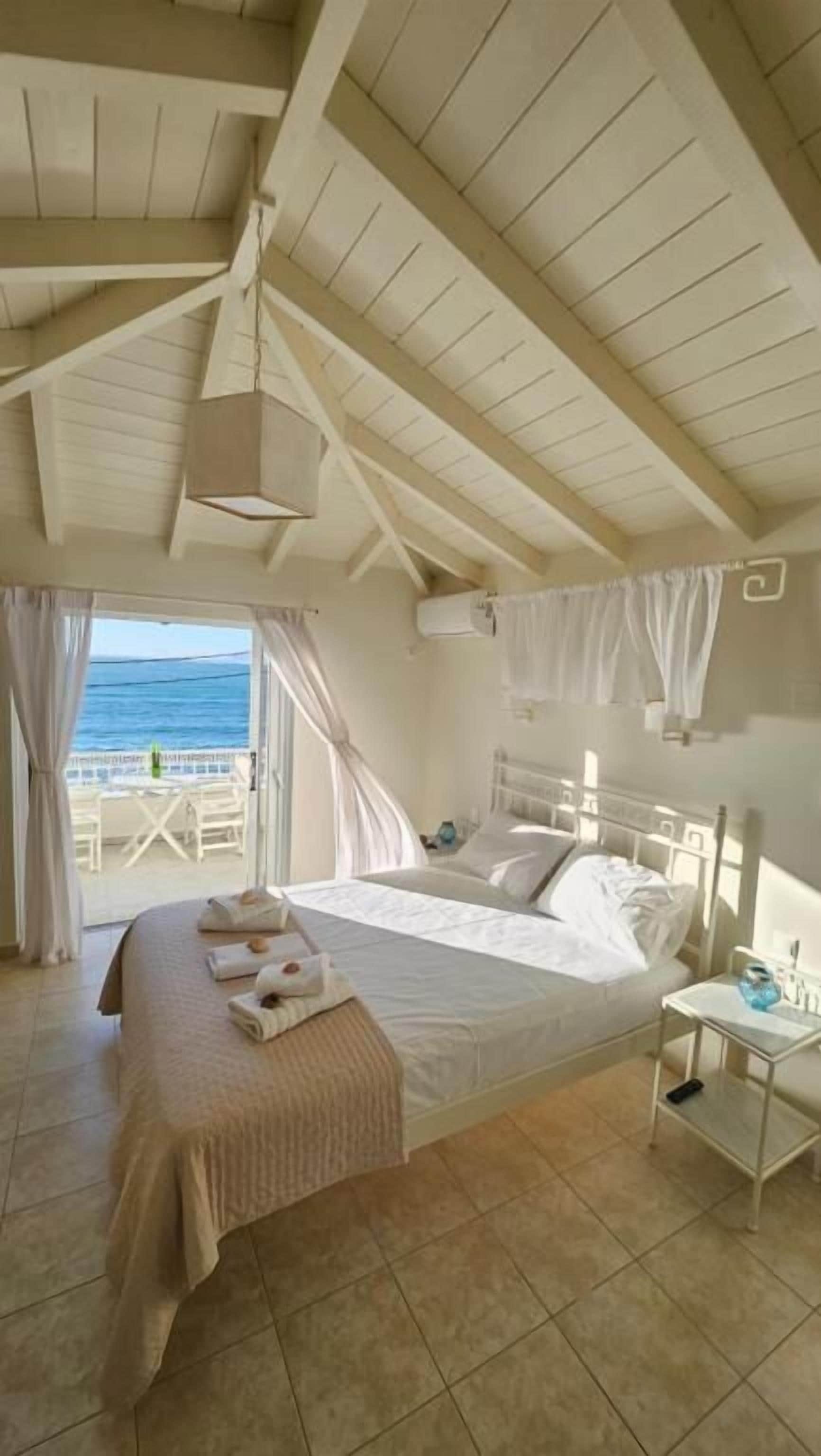 Deluxe dubbelrum - 1 queensize-säng - balkong - havsutsikt | Gratis wi-fi