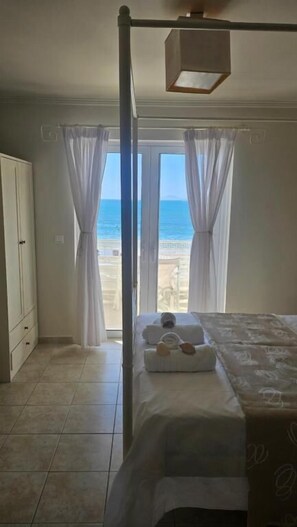 Deluxe Double Room, 1 Queen Bed, Balcony, Sea View - Ammos Boutique Rooms  (Elafonisos)