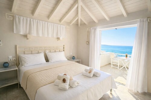 Ammos Boutique Rooms 