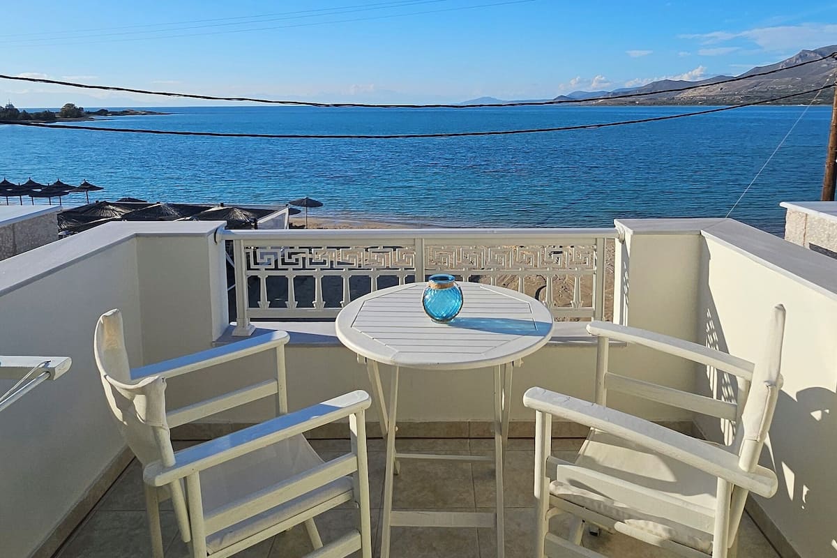 Deluxe dubbelrum - 1 queensize-säng - balkong - havsutsikt | Terrass/Patio