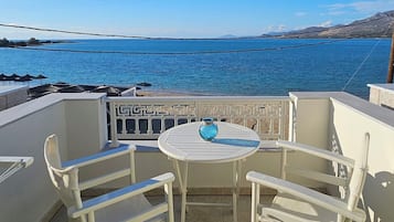 Habitación Deluxe doble, 1 cama de matrimonio, balcón, vistas al mar | Terraza o patio