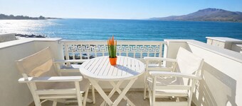 Ammos Boutique Rooms 