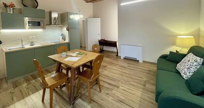 Casa Bordesini - Charming stay in the Langhe, terrace overlooking La Morra