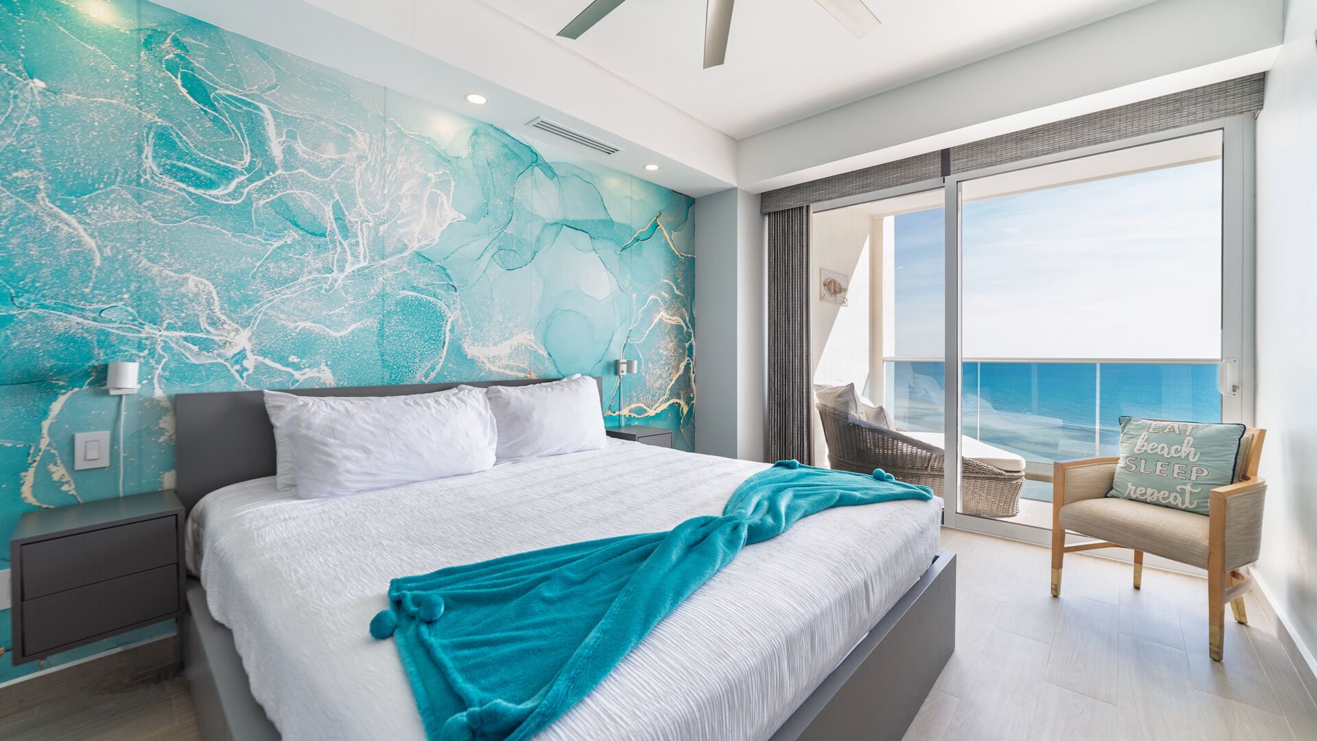 1 habitación, decoración personalizada y muebles diferentes 